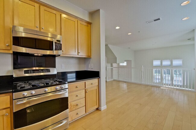 Building Photo - Wow! What a Great Home! Available Now!