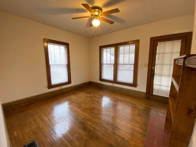 Building Photo - Indianola Ave 2777-2779 LAMT