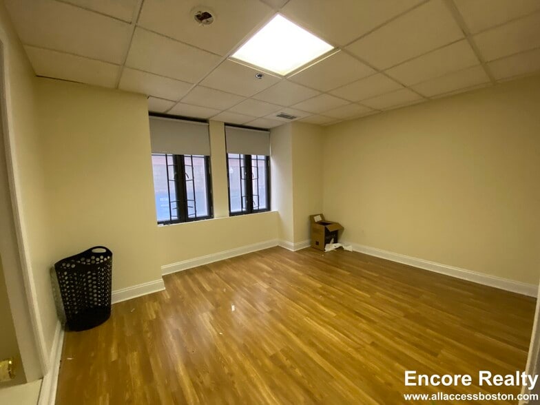 Building Photo - 62 Boylston St