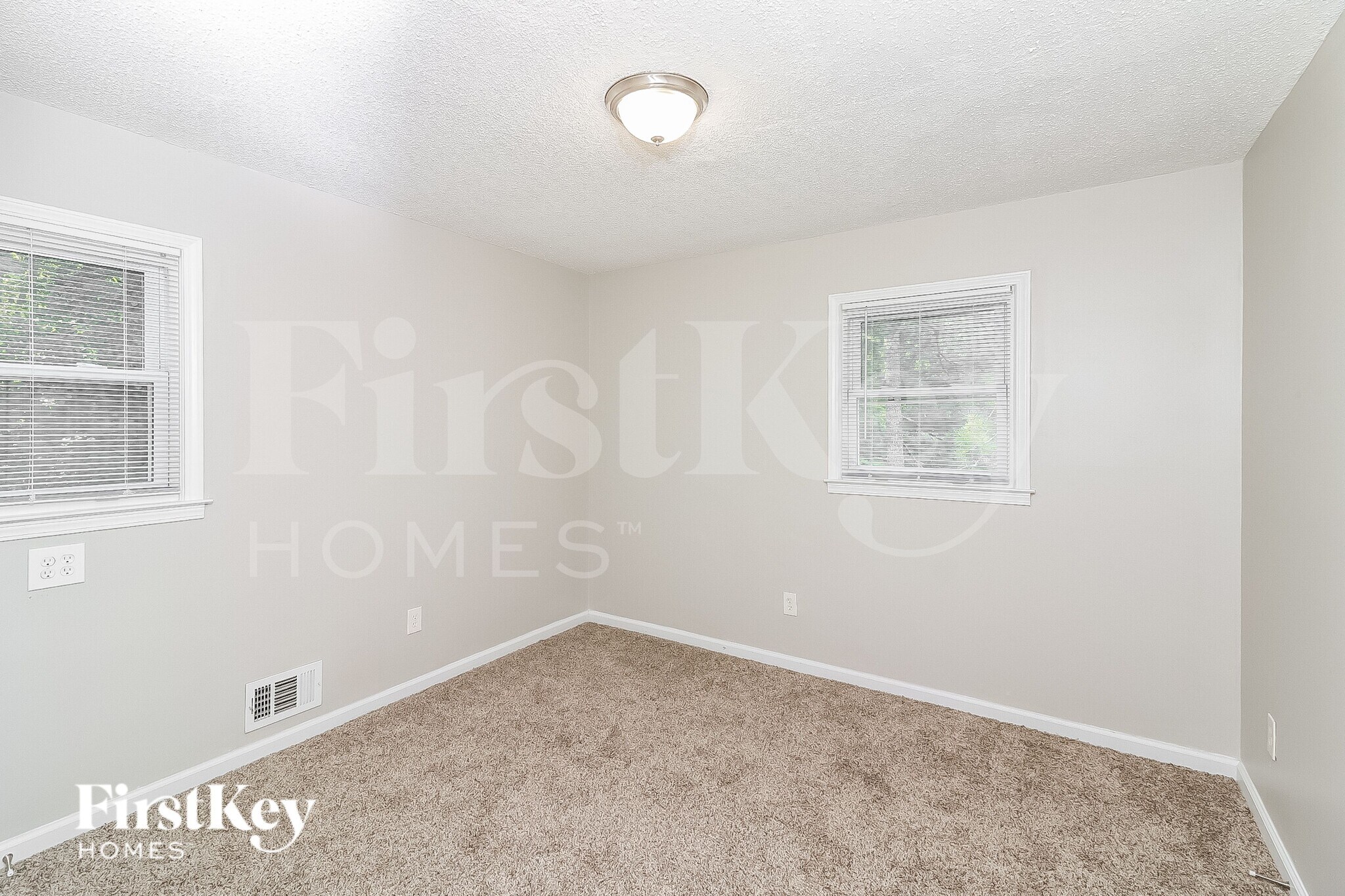 Building Photo - 4007 Wells Cir
