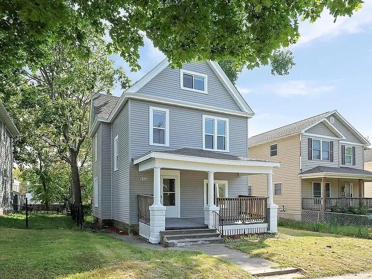 Building Photo - 2124 Fremont Ave N