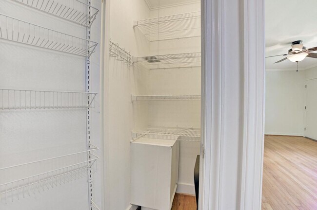 Building Photo - 121 Marshdale Ave SW