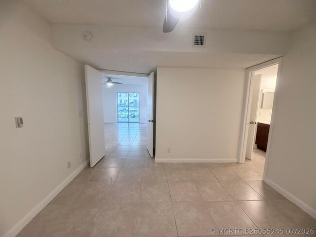 Building Photo - 9955 Westview Dr