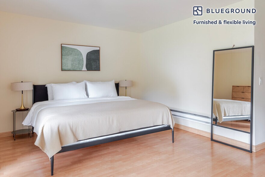 Building Photo - 594 Channing Ave