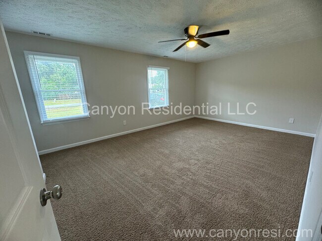 Building Photo - 6615 Burgenfield Dr