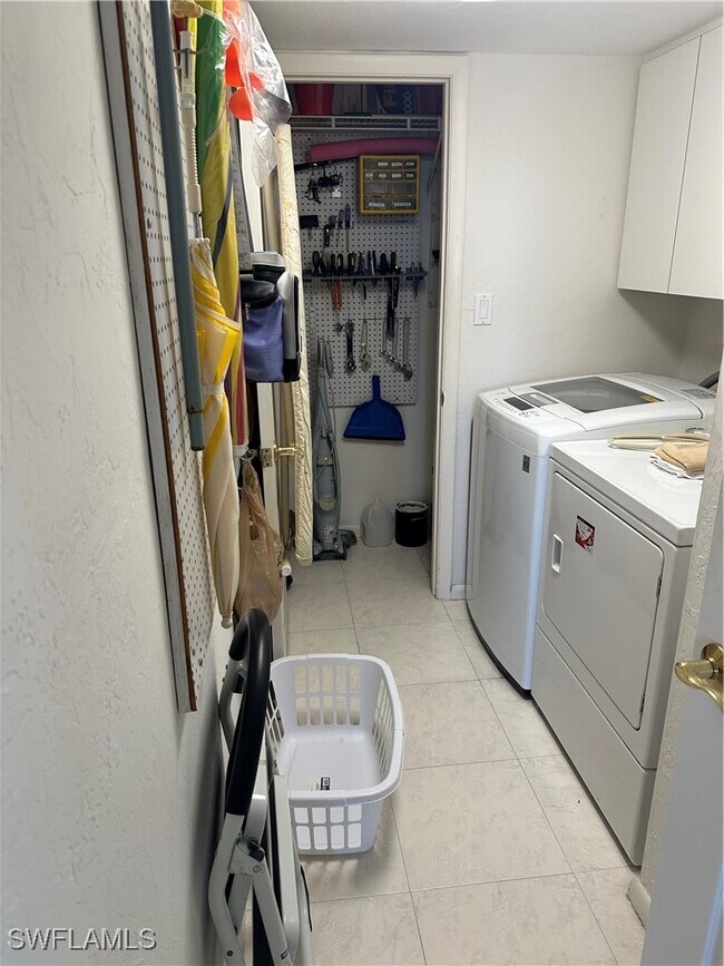 Building Photo - 26171 Hickory Blvd