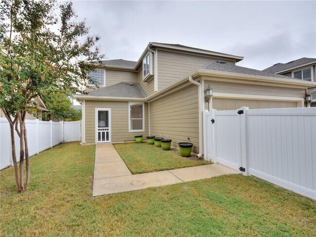 Building Photo - 1005 Big Spring Dr