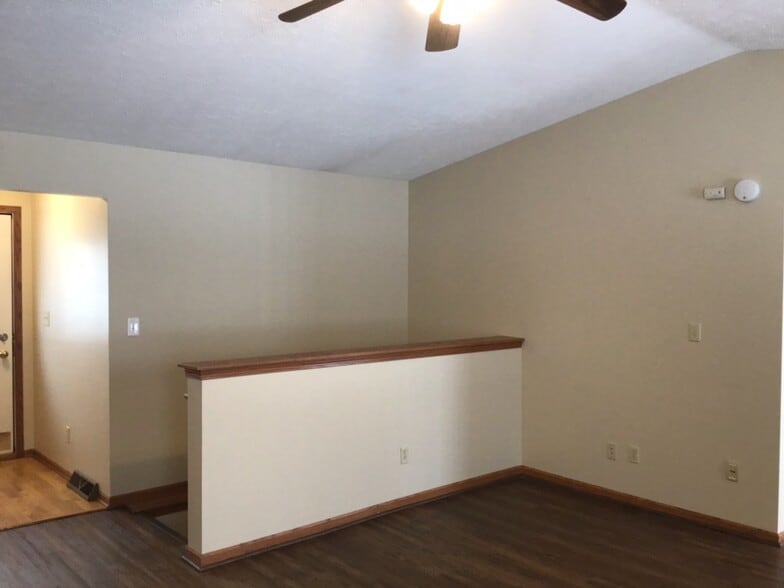 Building Photo - 10284 Pinesap Pl