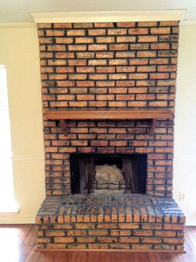 Building Photo - ** 3/2 IN NEW GREENACRES PLACE **