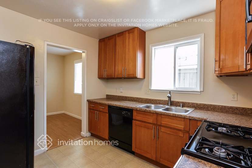 Building Photo - 2980 Rollingwood Dr