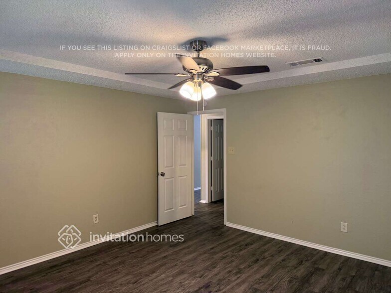 Building Photo - 1517 Woodvale Dr