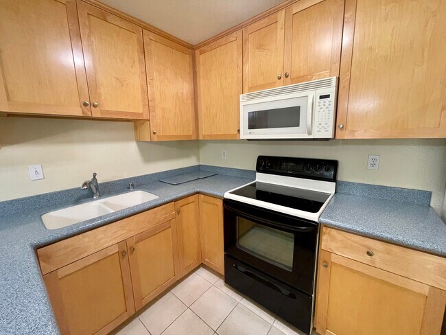 Building Photo - 5470 Baltimore Dr