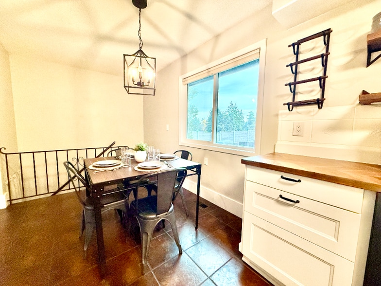 Building Photo - 11230 SW 90th Ave