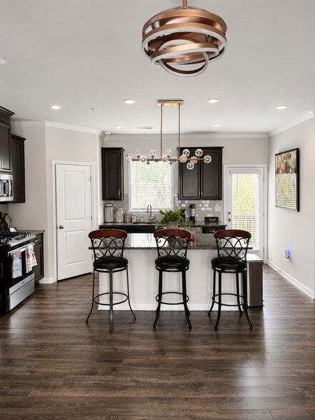 Building Photo - 1566 Ridgebrook Downs