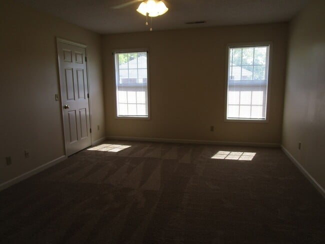 Building Photo - 341 Wildwood Ave