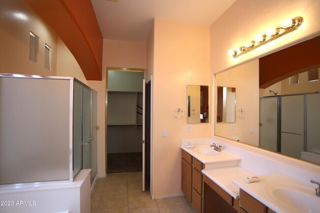 Building Photo - 779 E Mead Dr