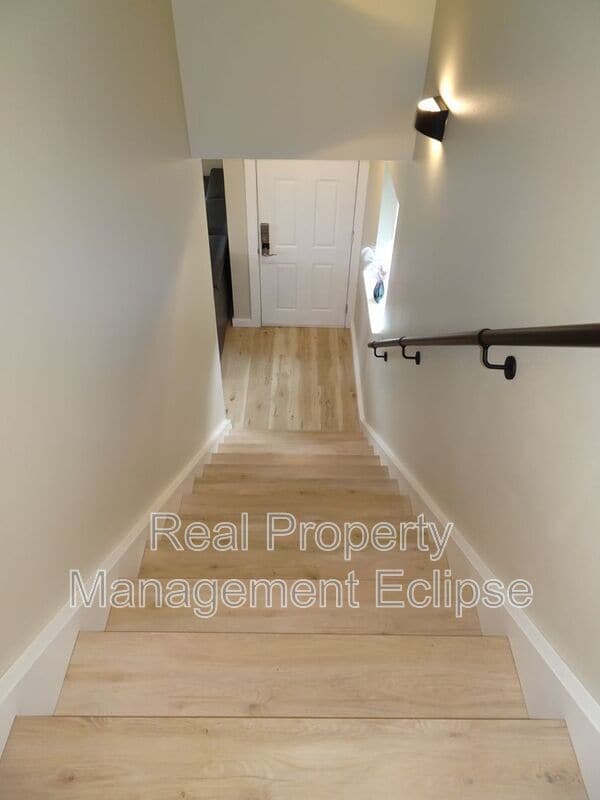 Building Photo - 4013 34th Ave S