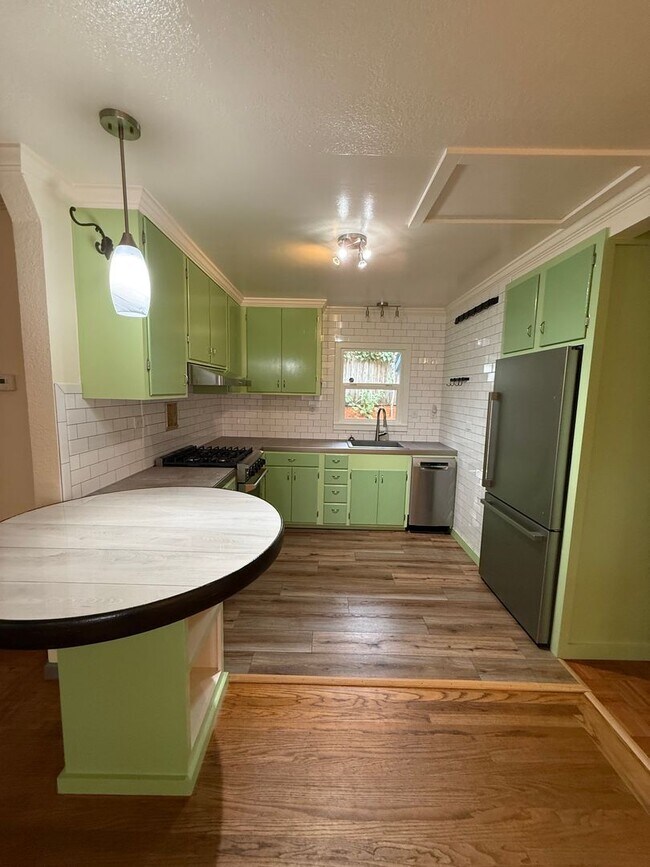 Building Photo - 3 Bedroom/ 2 bathroom Home in Cotati