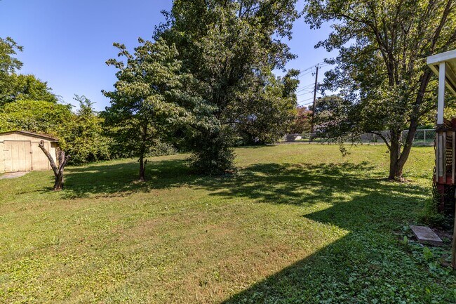 Building Photo - 2139 W Gilbert Ln