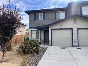 Building Photo - 815 Starlite Dr