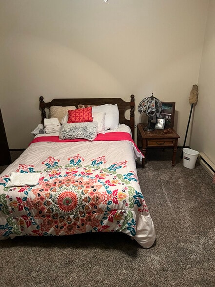 Building Photo - 826 Reno Dr