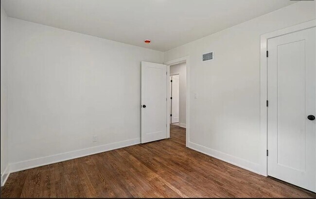 Building Photo - 6111 W 58th St
