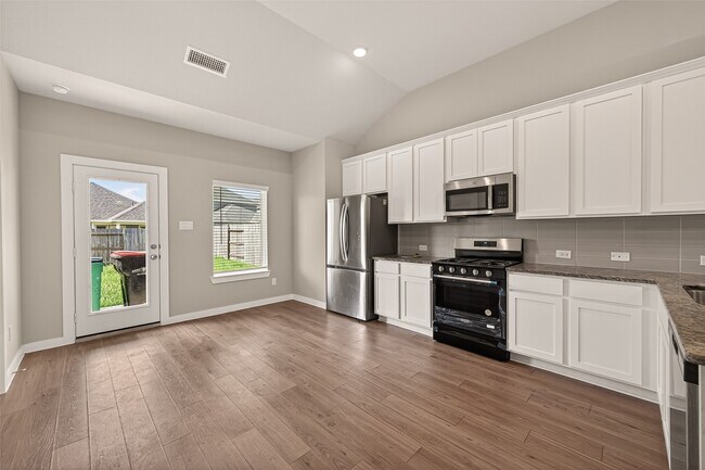 Building Photo - 21630 Wave Holw Dr