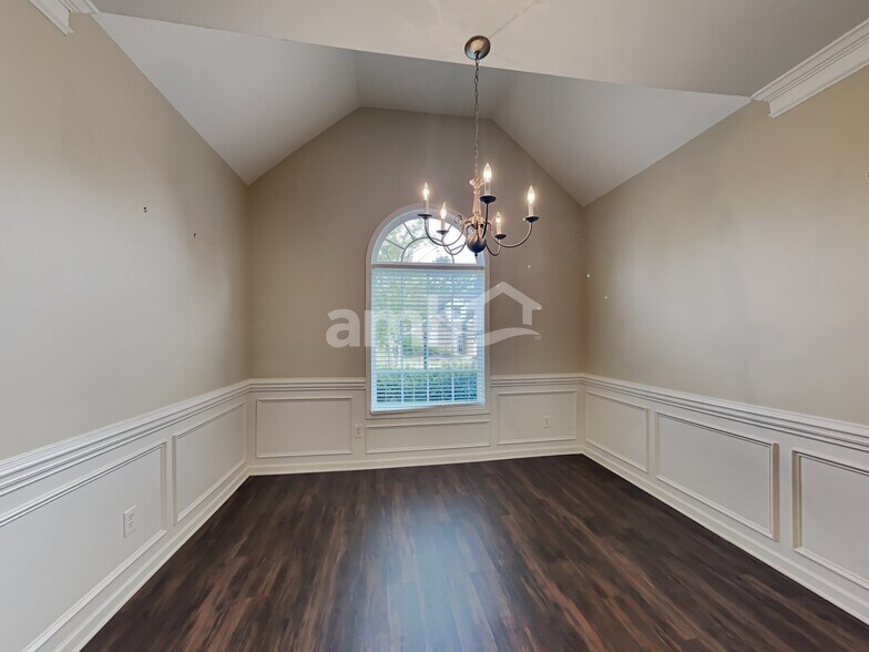 Building Photo - 2342 Crimson Creek Ln