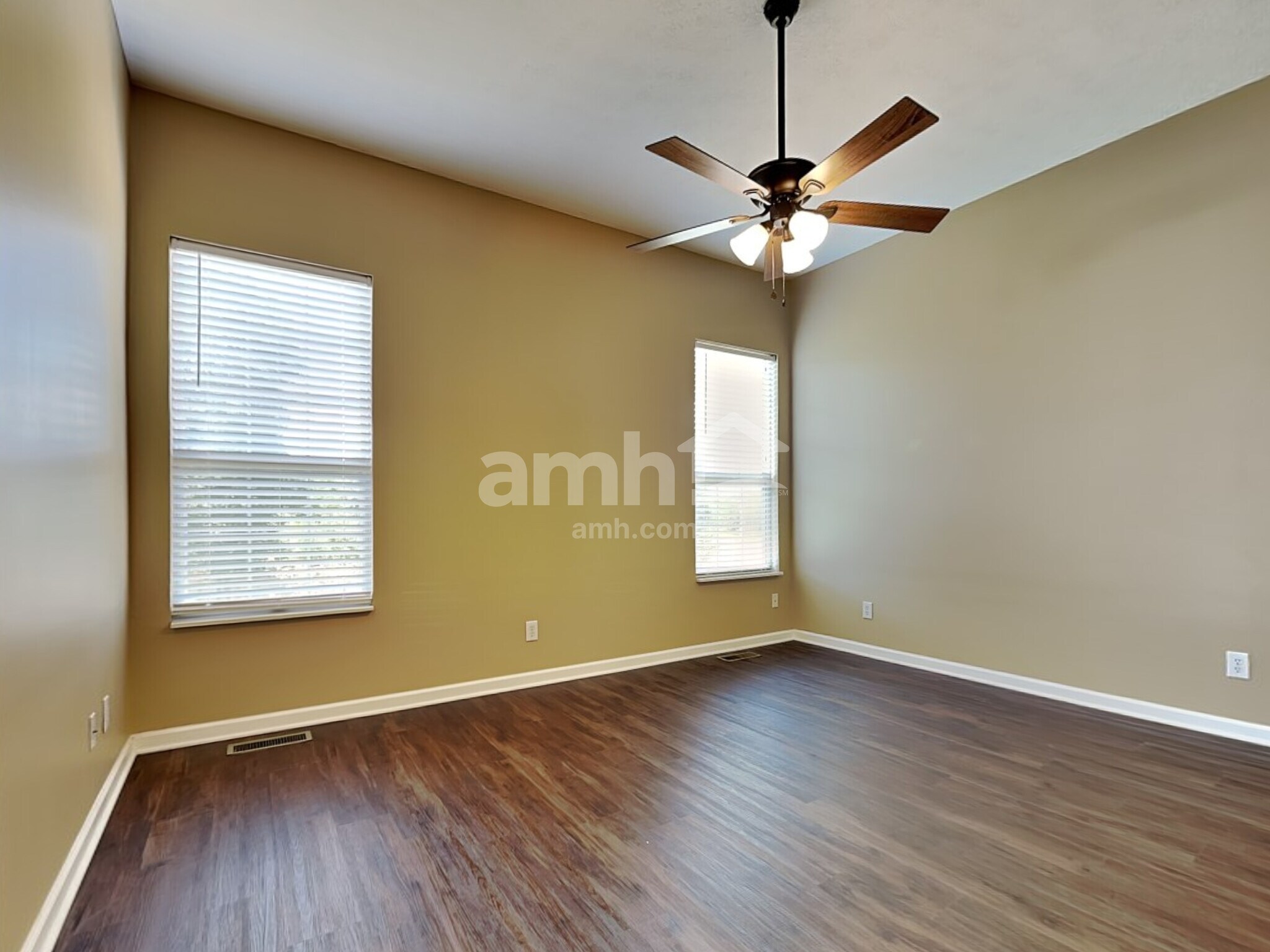 Building Photo - 4317 Aylesbury Dr