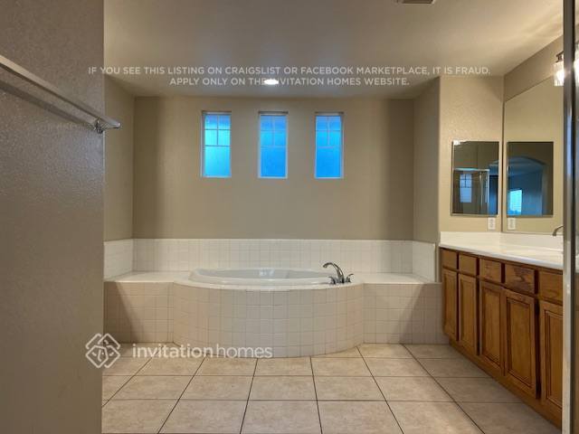 Building Photo - 3813 Holly Springs Dr