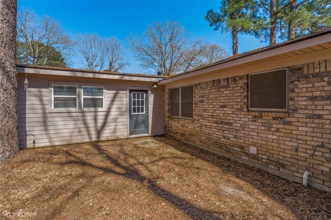 Building Photo - 9346 Shartel Dr
