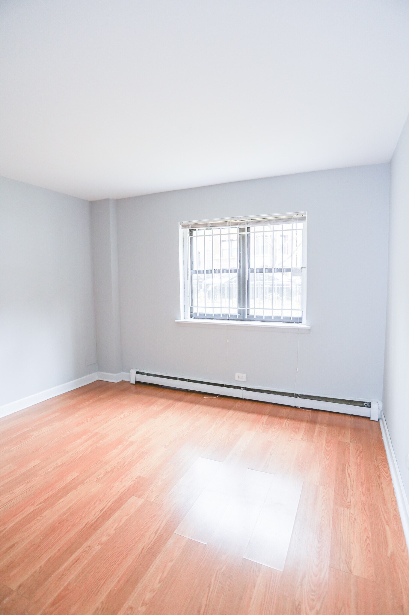 Building Photo - 2835 N Cambridge Ave