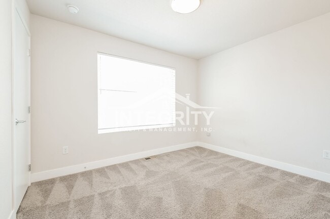 Building Photo - 5557 W 10th Ave