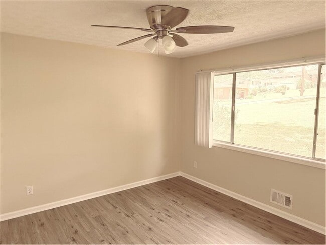 Building Photo - 4707 Riverwood Cir
