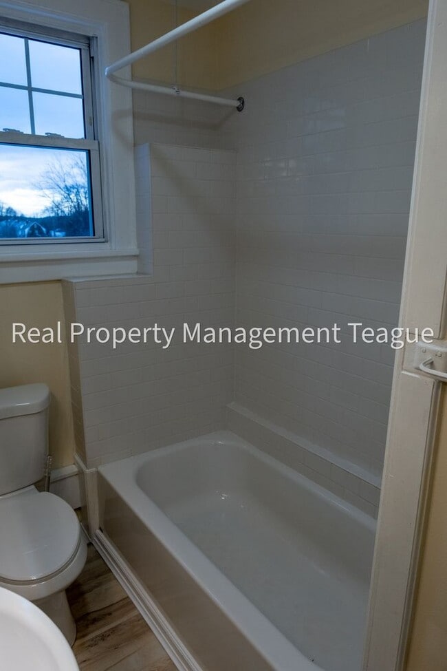 Building Photo - 64 Highland Dr