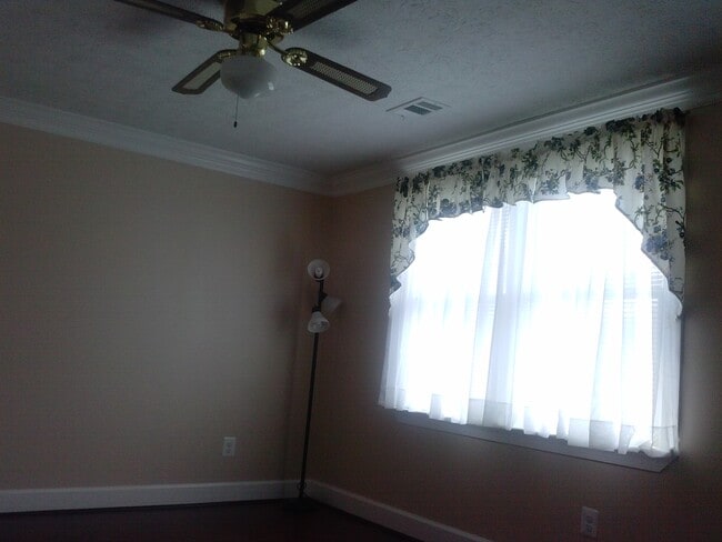 Building Photo - 10160 Asheville St