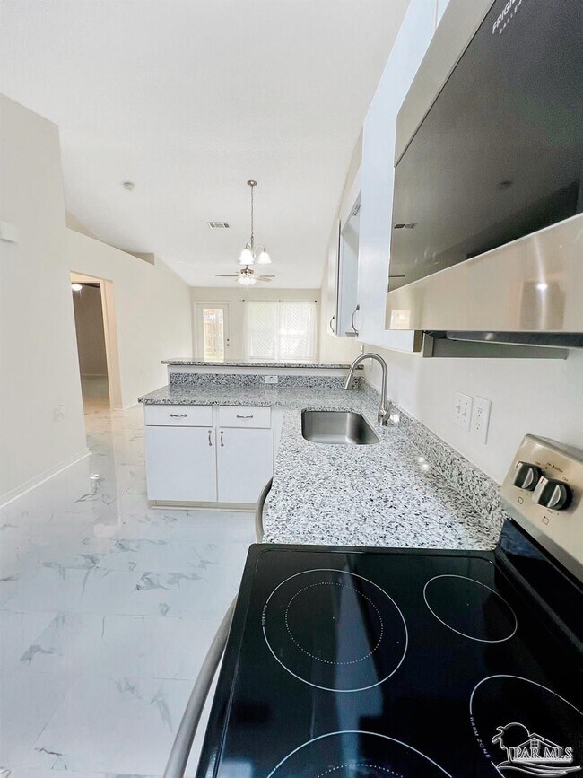 Building Photo - 8124 Heirloom Dr