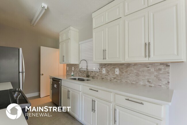 Building Photo - 1642 Banyan Dr