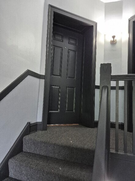 Primary Photo - 8051 S Wolcott Ave