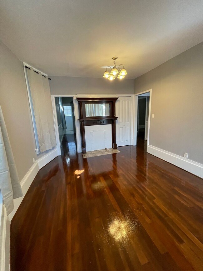 Building Photo - 1070 54th St