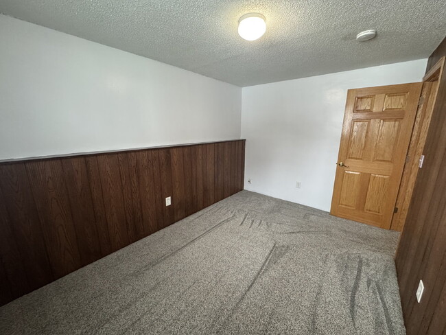 Building Photo - Single Family Home with 4-Bedrooms and 2 bathrooms in Coon Rapids