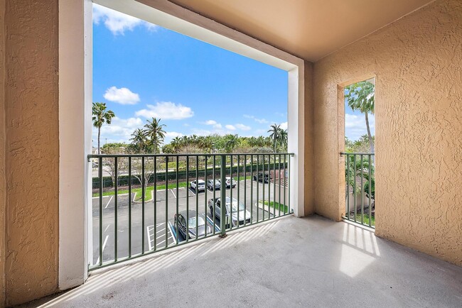Building Photo - 7912 Sonoma Springs Cir