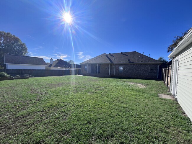 Building Photo - 29 Oak Crest Dr