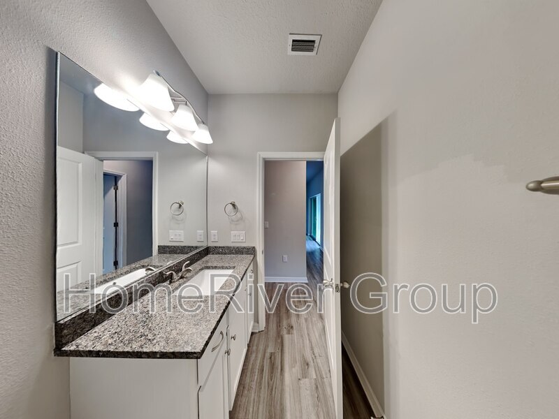 Building Photo - 18407 Kerrville Cir