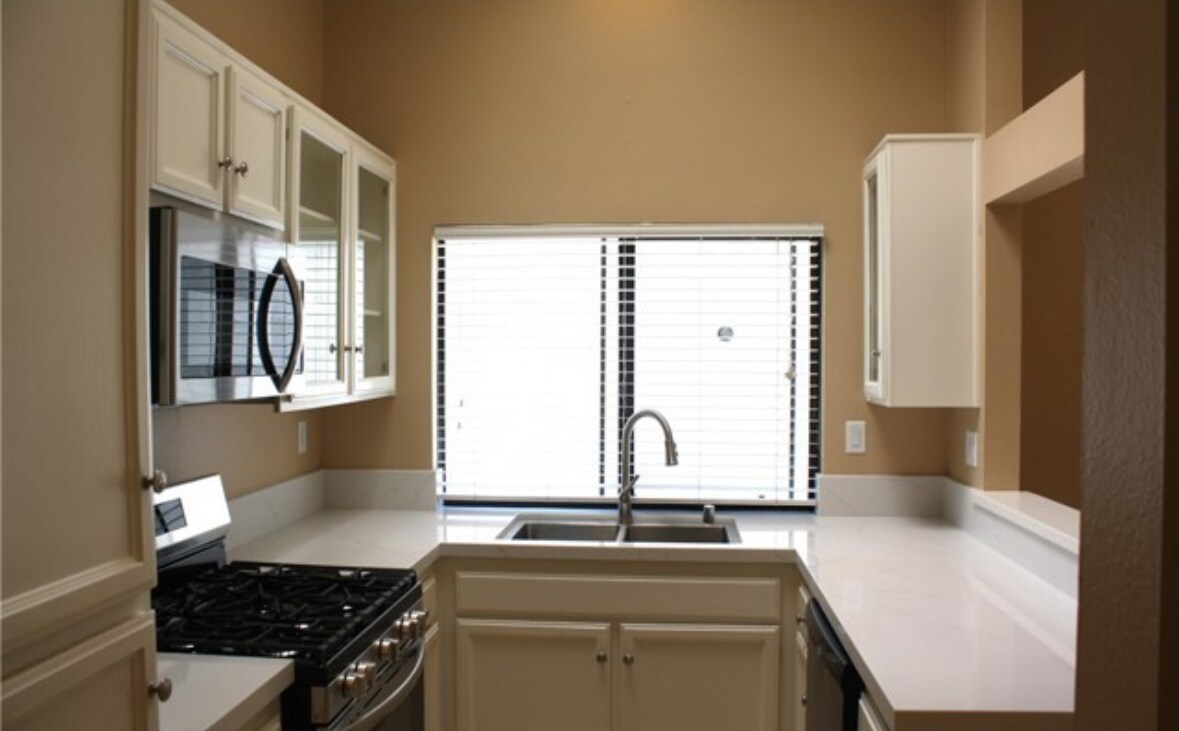 Building Photo - 23418 Pomita Pl