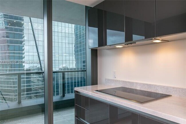 Building Photo - 1451 Brickell Ave