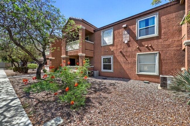 Building Photo - 555 E Silverado Ranch Blvd