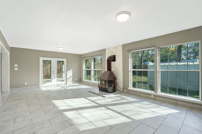 Building Photo - 3307 Roaming Woods Ln