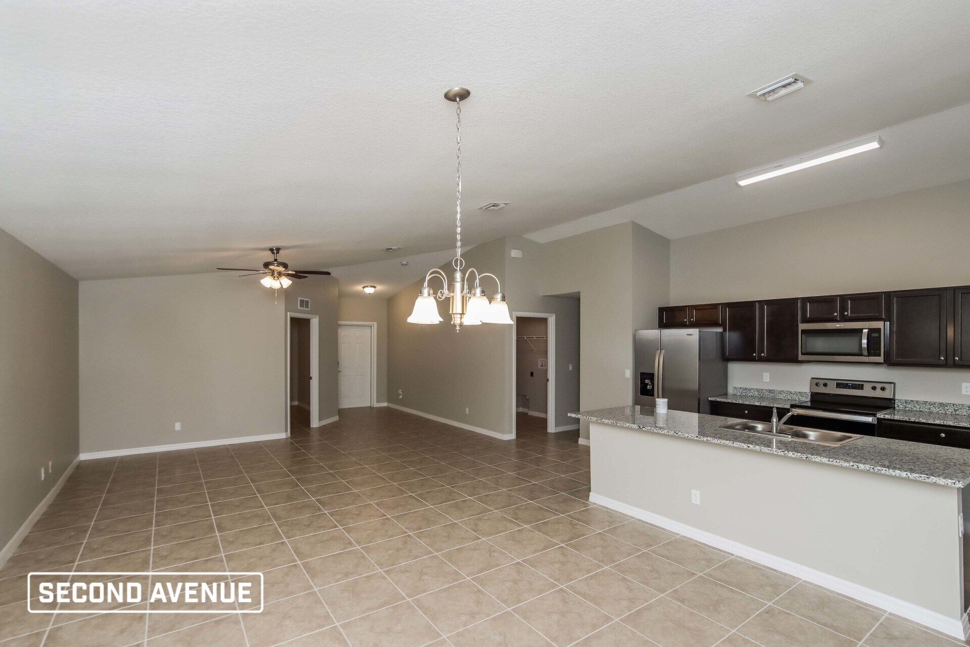 Building Photo - 1426 Paramount Ave SE