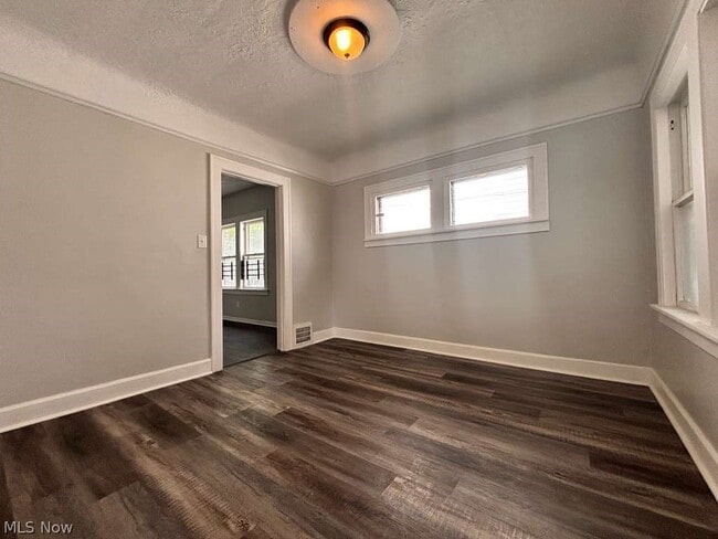 Building Photo - 907 Rondel Rd